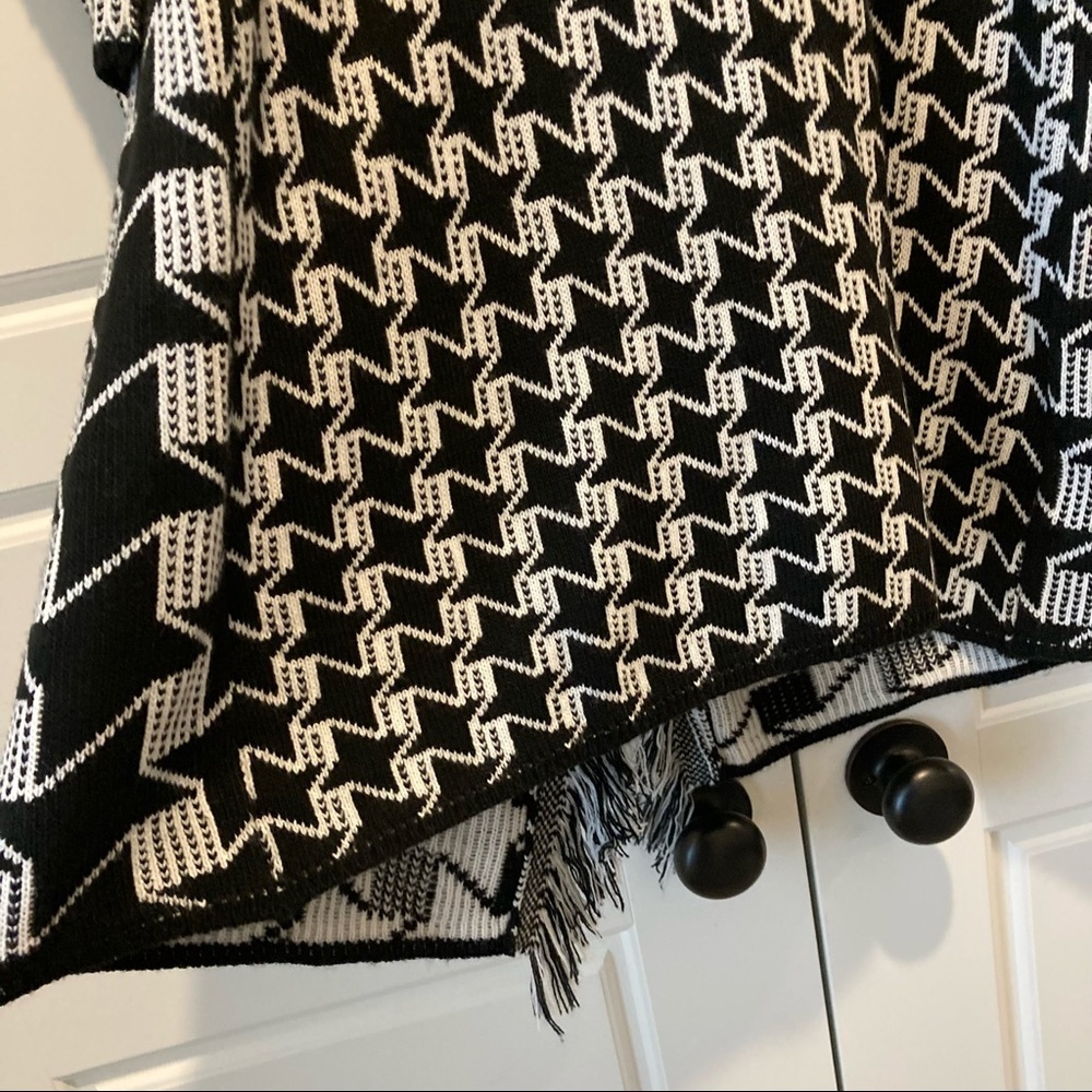 Fever Black and White Long Wrap Fringe Comfy Open Cardigan Sweater Size Large - Picture 5 of 7